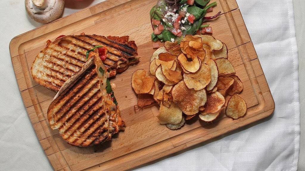 Revive Club & Cafe | cafe | 5612 W 35th St, Cicero, IL 60804, USA | 7082989538 OR +1 708-298-9538