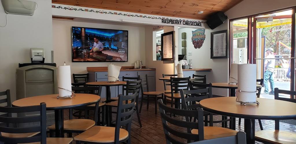 Not Licked Yet Frozen Custard | restaurant | 4054 Main St, Fish Creek, WI 54212, USA | 9208682617 OR +1 920-868-2617