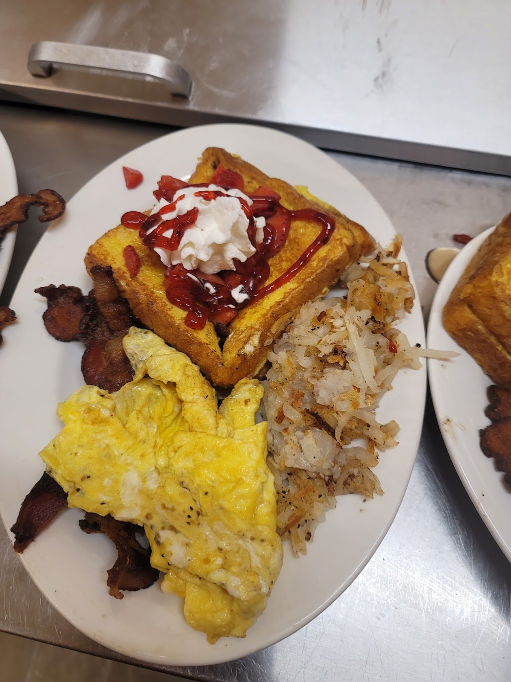 A&B Native American Cuisine | restaurant | 208 S Toppenish Ave, Toppenish, WA 98948, USA | 5093146215 OR +1 509-314-6215