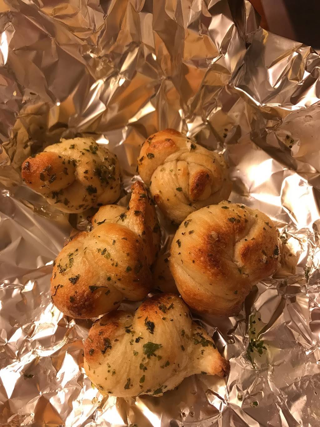 Lucios Pizzeria | restaurant | 76 Washington Ave, Pleasantville, NY 10570, USA | 9147419200 OR +1 914-741-9200