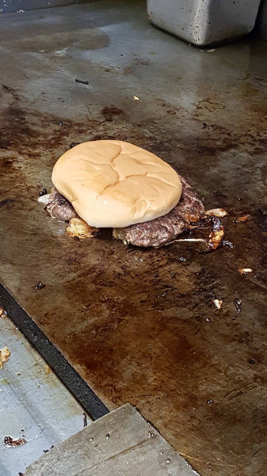 Johnnies Grill | restaurant | 224 Calumet Rd, Calumet, OK 73014, USA | 4058932612 OR +1 405-893-2612