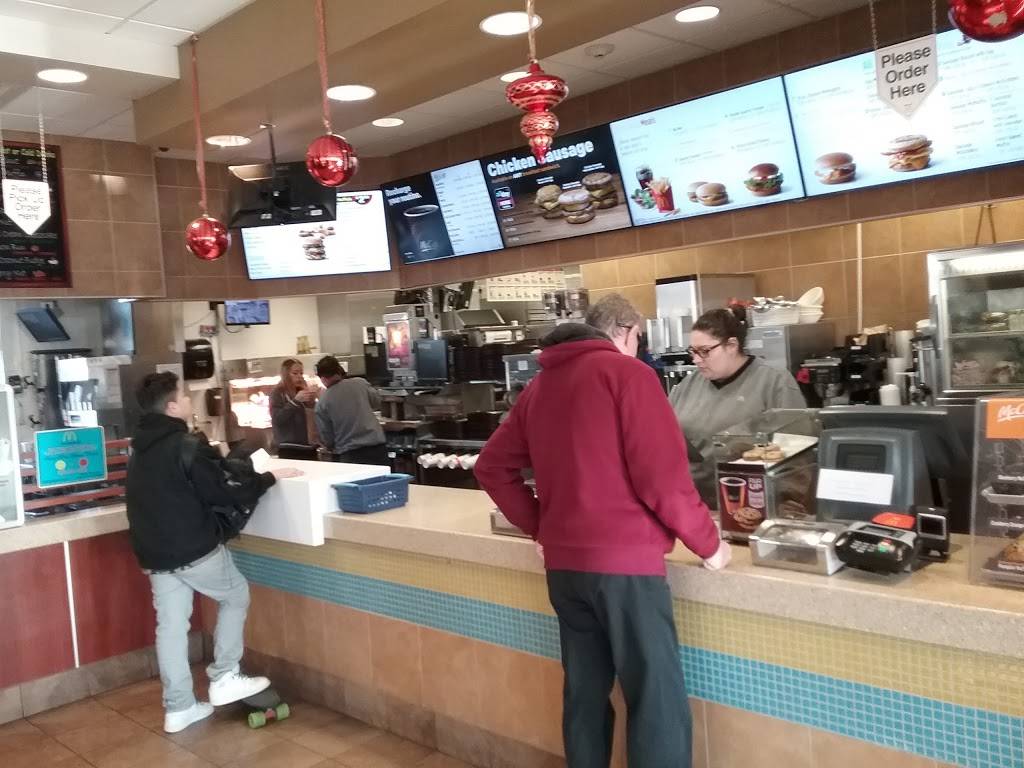 McDonalds | cafe | 1018 Revere Beach Pkwy, Chelsea, MA 02150, USA | 6178844898 OR +1 617-884-4898