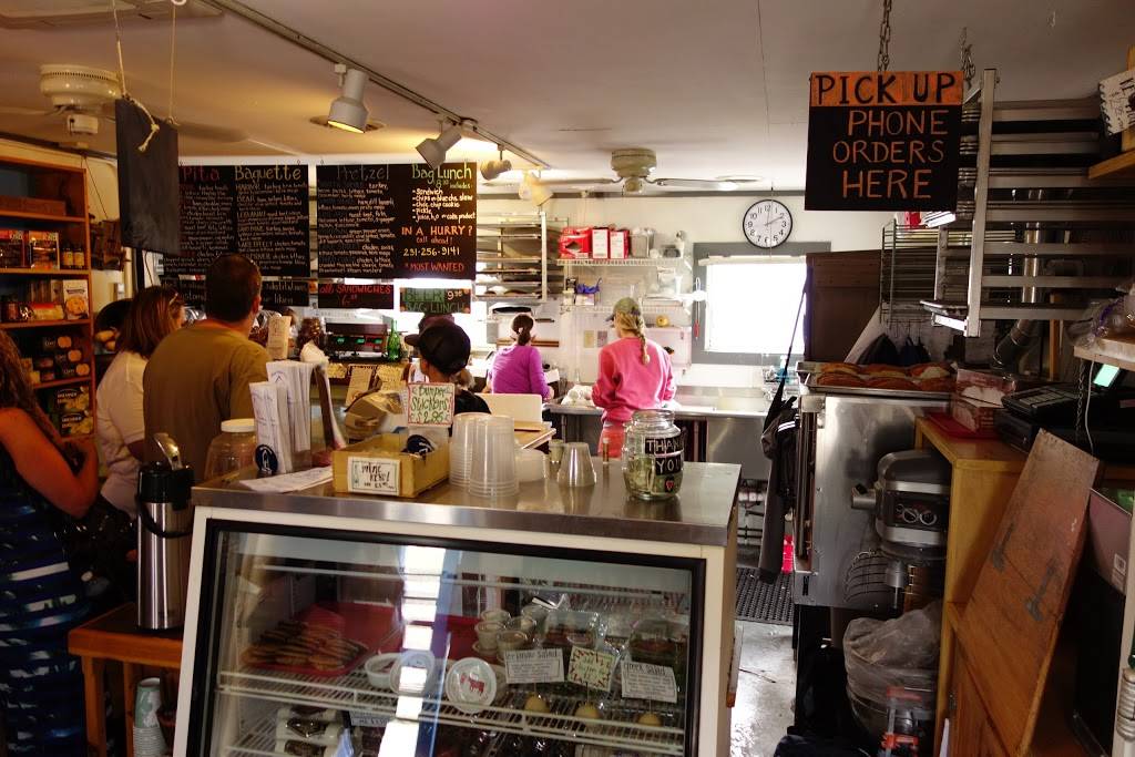 Village Cheese Shanty | meal takeaway | 199 W River St, Leland, MI 49654, USA | 2312569141 OR +1 231-256-9141