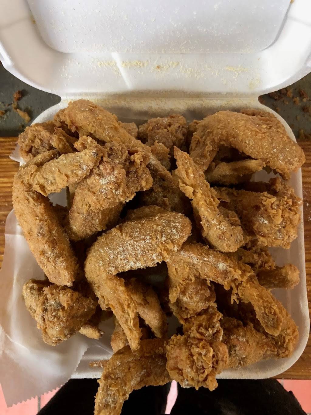 Krispys Fish and Chicken | restaurant | 8215 N Wayne Rd, Westland, MI 48185, USA | 7344252600 OR +1 734-425-2600