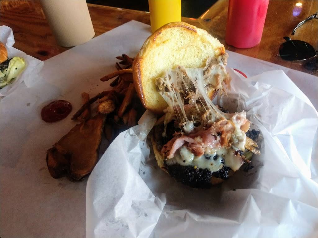 Fat Dans Deli | restaurant | 5410 N College Ave, Indianapolis, IN 46220, USA | 3176003333 OR +1 317-600-3333