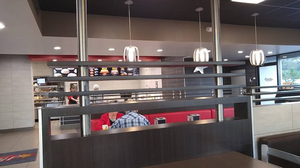 Hardees | restaurant | 908 N Pine Ave, Ocala, FL 34475, USA | 3526221463 OR +1 352-622-1463