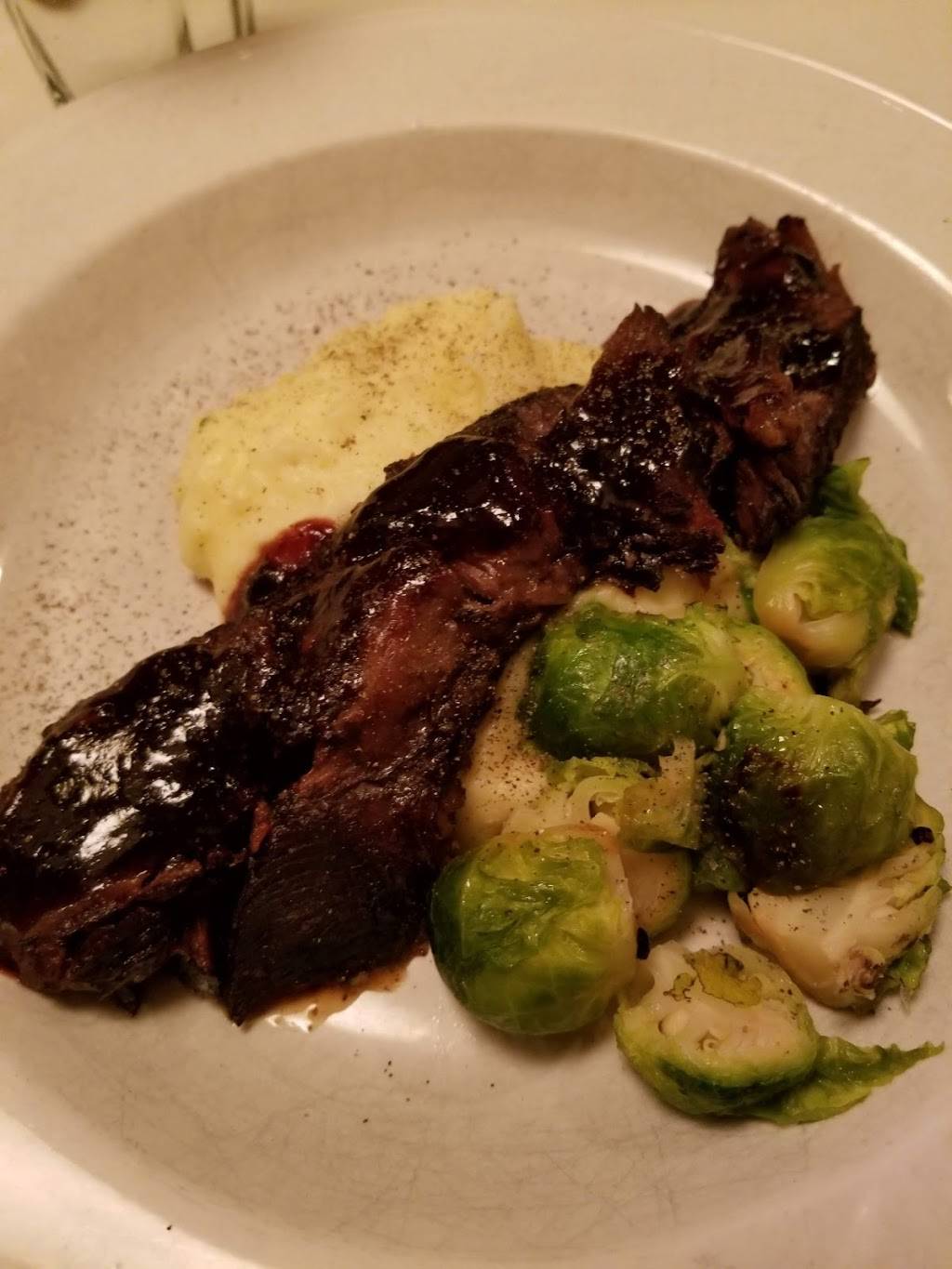 Jumps Restaurant | restaurant | 63 Kercheval Ave, Grosse Pointe, MI 48236, USA | 3138829555 OR +1 313-882-9555