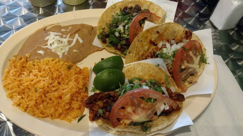 Tomatillo Taco Ville | restaurant | 2943 W Irving Park Rd, Chicago, IL 60618, USA | 7736541350 OR +1 773-654-1350