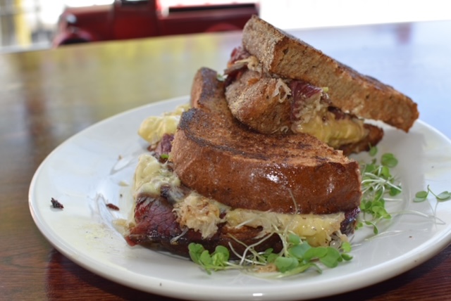 Christophers Farm Goods & Provisions | restaurant | 128 E Market St, Cadiz, OH 43907, USA | 7403204165 OR +1 740-320-4165