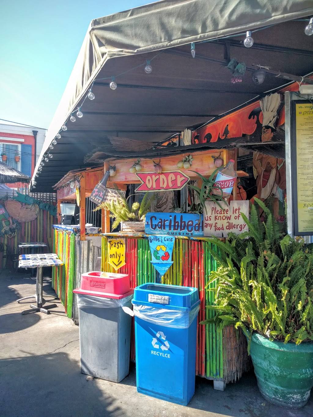 Cha Cha Chicken | restaurant | 1906 Ocean Ave, Santa Monica, CA 90405, USA | 3105811684 OR +1 310-581-1684