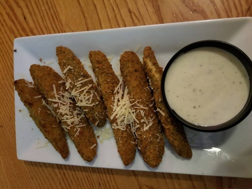 Quaker Steak & Lube | restaurant | 5800 Patriot Blvd, Austintown, OH 44515, USA | 3303499464 OR +1 330-349-9464