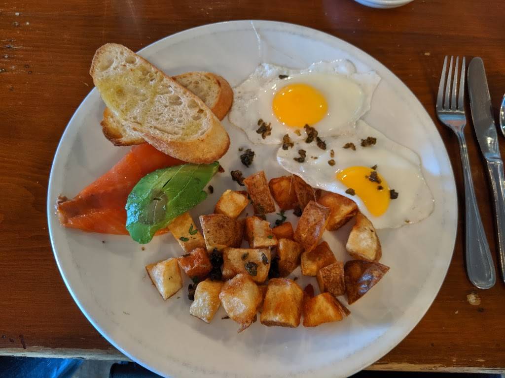 Trattoria Gusto | restaurant | 1 Walton St, Port Hope, ON L1A 2Y8, Canada | 9058851198 OR +1 905-885-1198