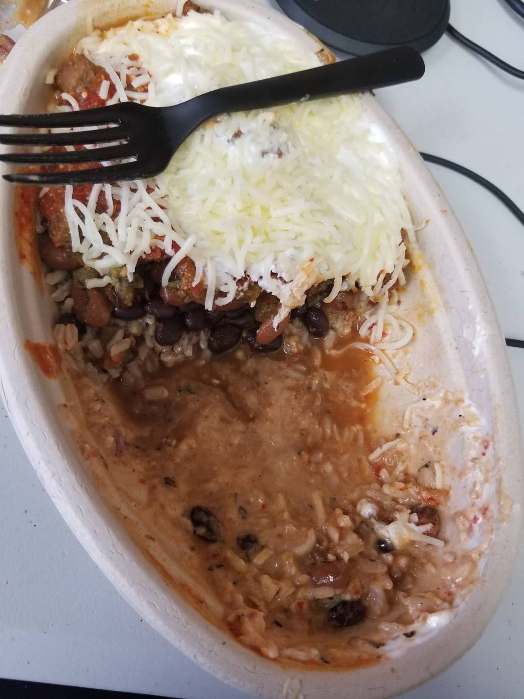 Chipotle Mexican Grill | restaurant | 135 Bluebell Dr SW, New Philadelphia, OH 44663, USA | 3303089375 OR +1 330-308-9375