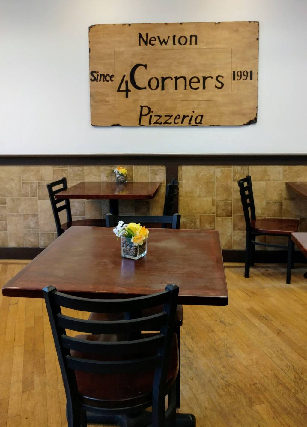 4 Corners Pizza | restaurant | 1140 Beacon St, Newton, MA 02461, USA | 6173323222 OR +1 617-332-3222