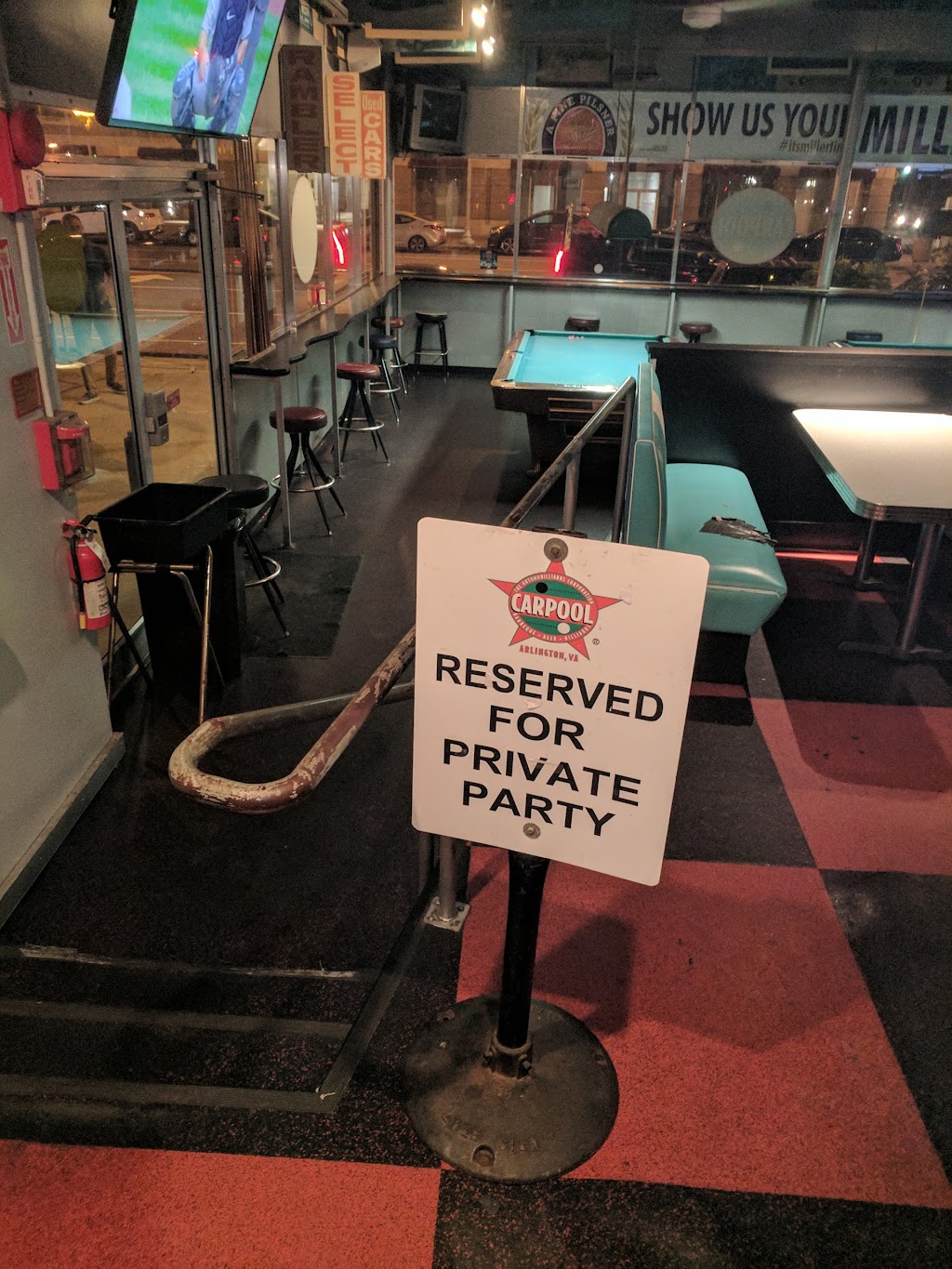 CarPool | restaurant | 900 N Glebe Rd, Arlington, VA 22203, USA | 7035167665 OR +1 703-516-7665