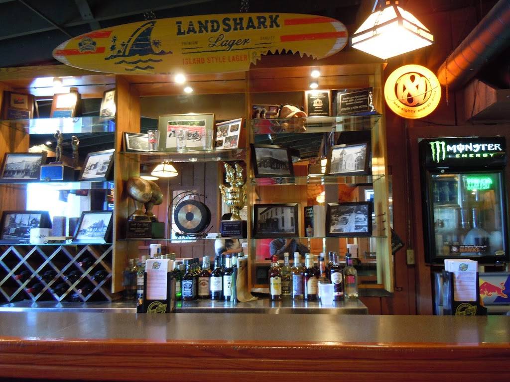 South Lyon Hotel | restaurant | 201 N Lafayette St, South Lyon, MI 48178, USA | 2484376440 OR +1 248-437-6440