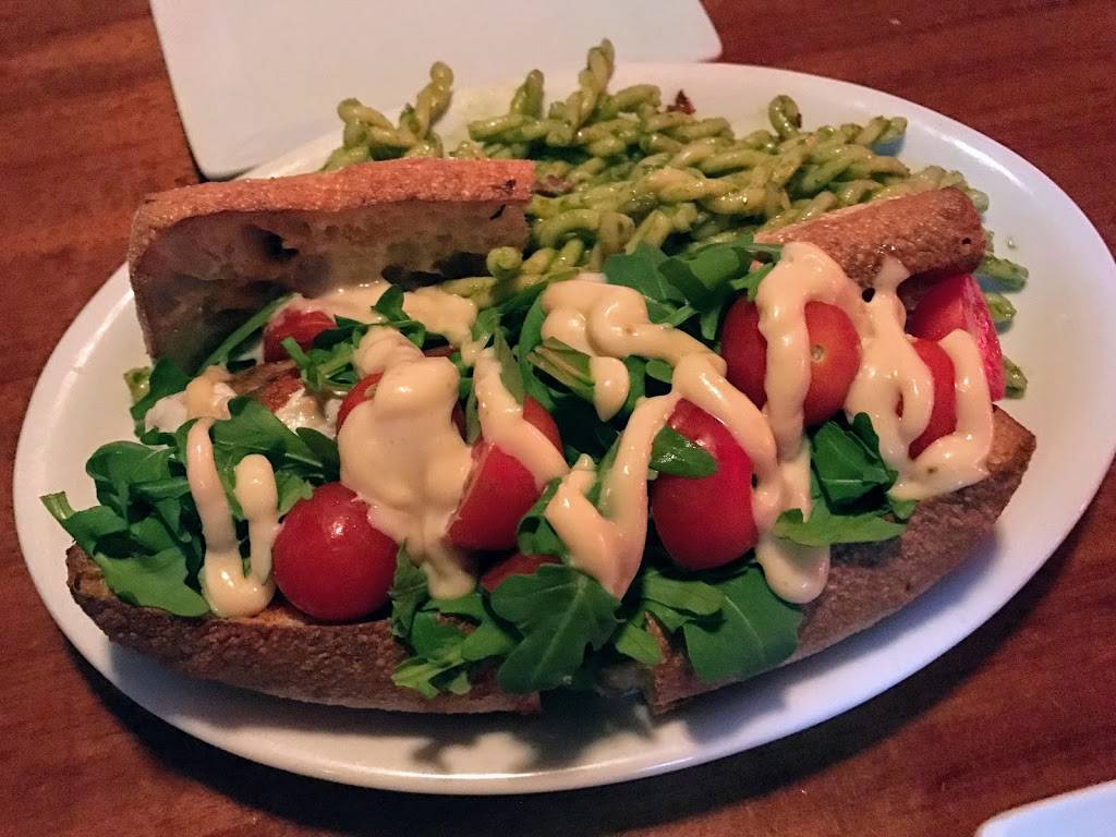 Corner Tavern | restaurant | 421 Marlborough St, Boston, MA 02115, USA | 6172625555 OR +1 617-262-5555