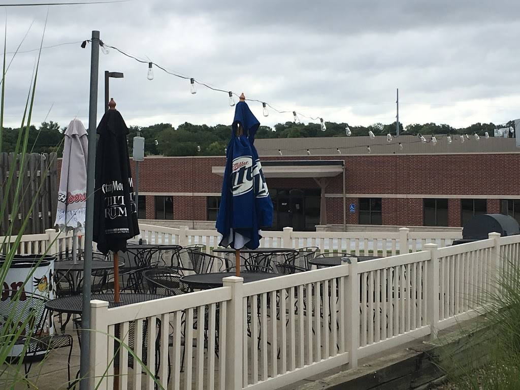 The Nest Lounge | restaurant | 2638 S 158th Plaza, Omaha, NE 68130, USA | 4023304855 OR +1 402-330-4855