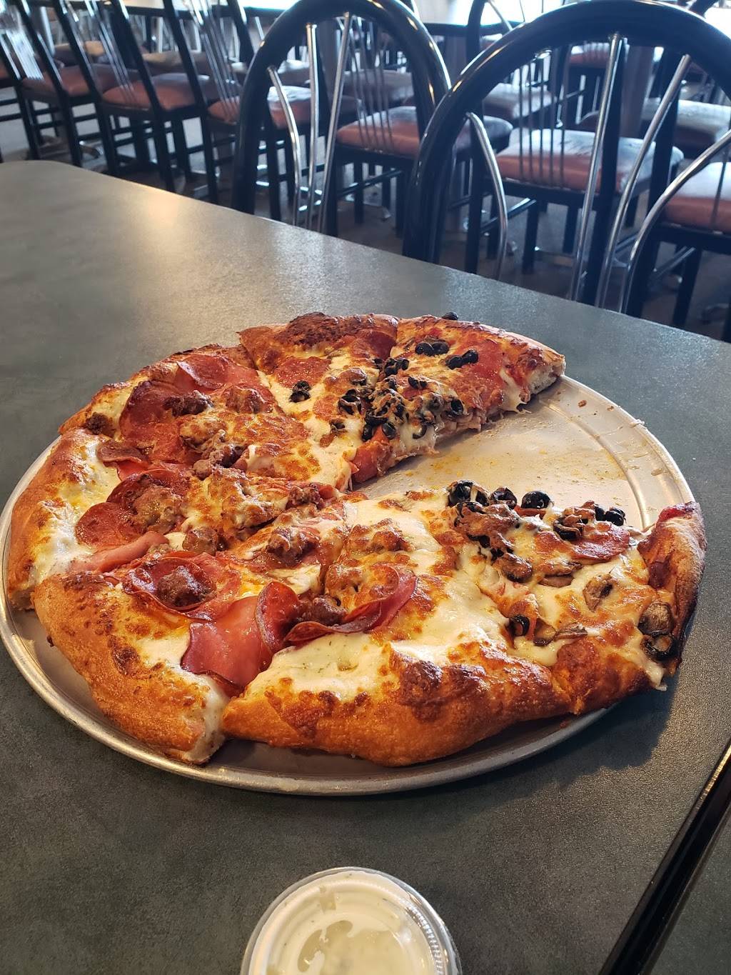 Dutchmans Pizza | restaurant | 6940 Automall Parkway, Gilroy, CA 95020, USA | 4088483322 OR +1 408-848-3322