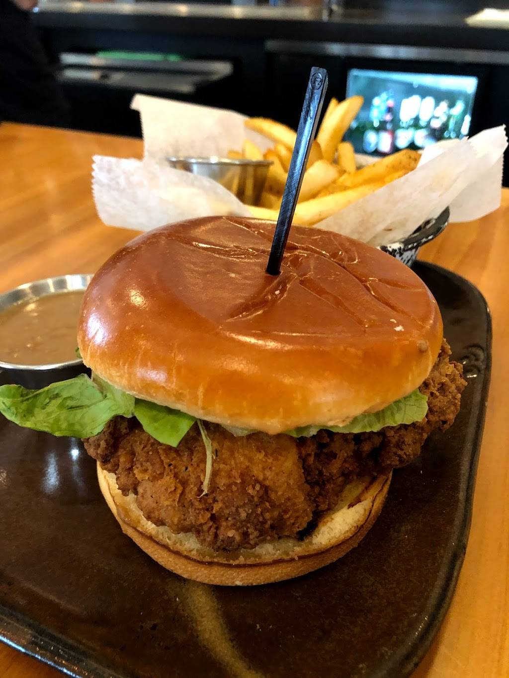 Southern Kitchen & Bar | restaurant | 831 1st St N, Jacksonville Beach, FL 32250, USA | 9043720444 OR +1 904-372-0444