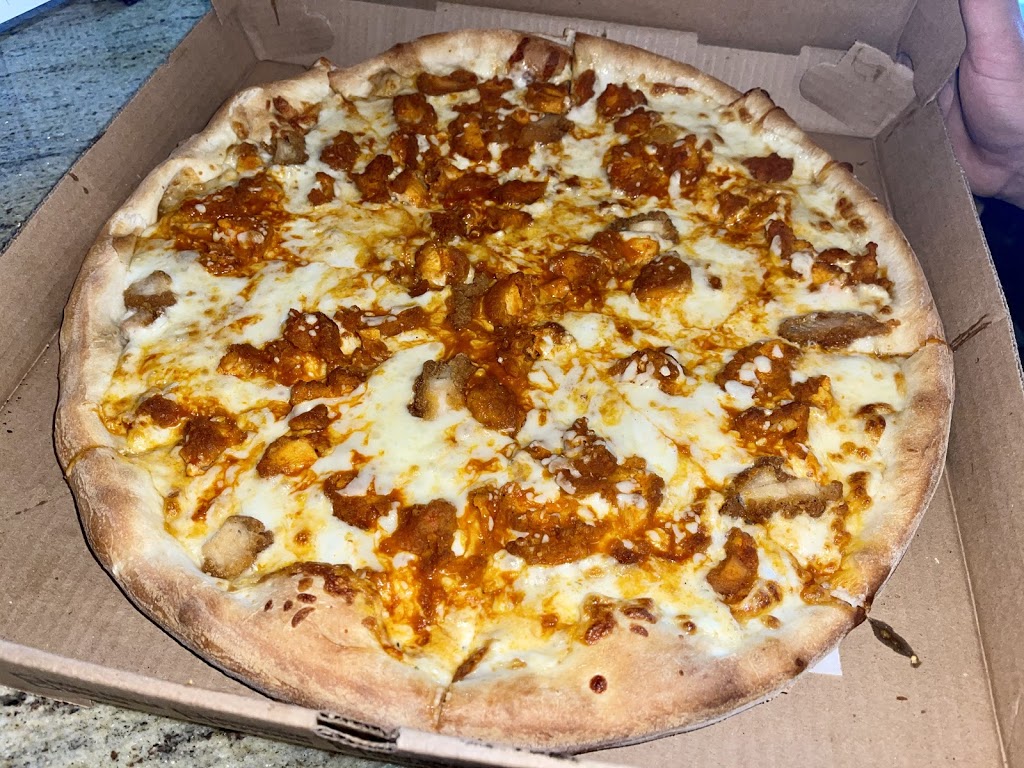 New Yorker Pizza | restaurant | 828 S King St, Leesburg, VA 20175, USA | 7037776985 OR +1 703-777-6985