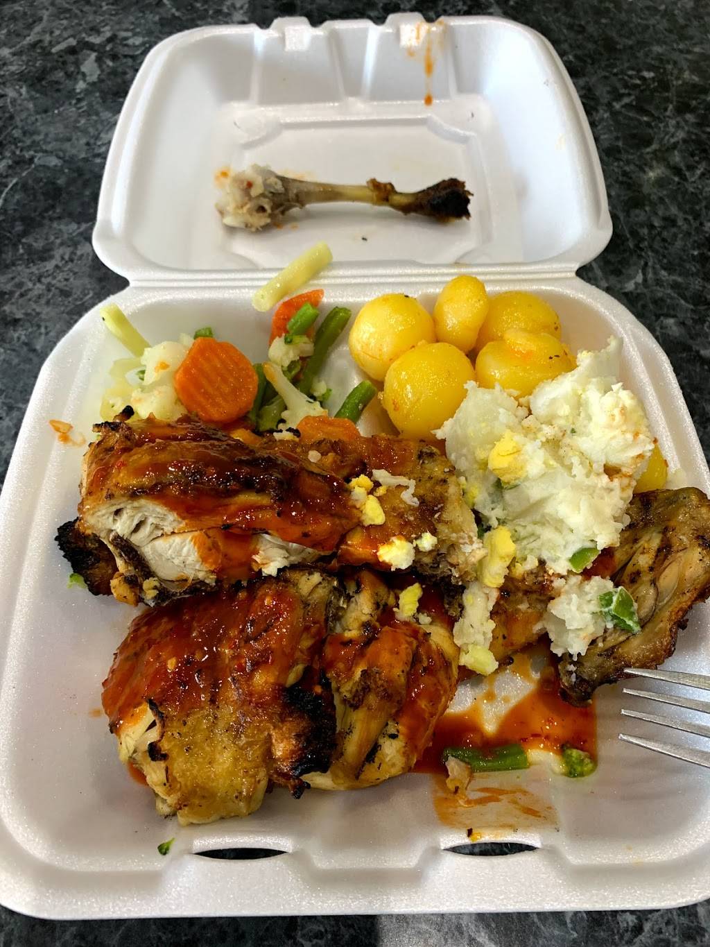 Silvas Barbeque | restaurant | 925 Rathburn Rd E, Mississauga, ON L4W 4C3, Canada | 9052709393 OR +1 905-270-9393