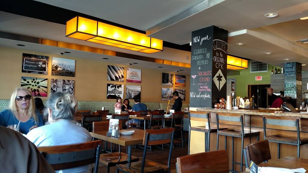 California Pizza Kitchen at Burbank | restaurant | 601 N San Fernando Blvd, Burbank, CA 91502, USA | 8189722589 OR +1 818-972-2589