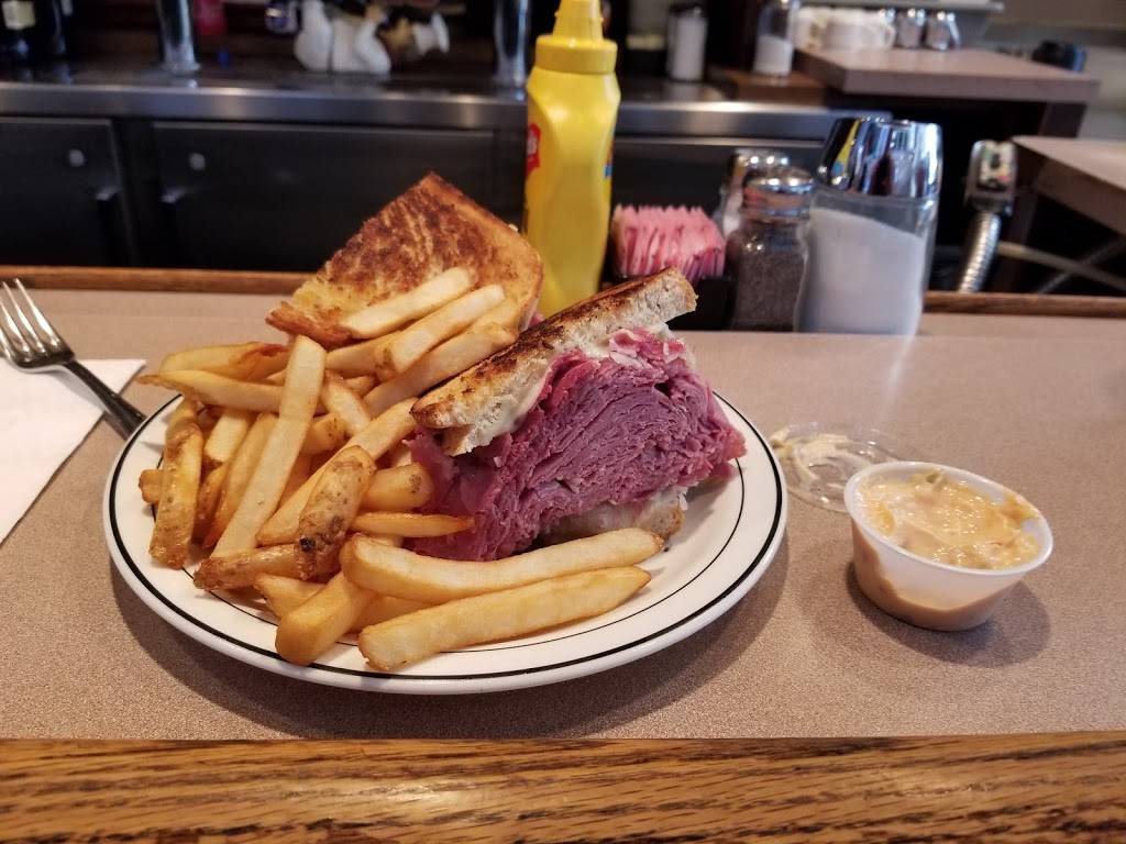 Karls Inn of the Barristers | restaurant | 1264 W 3rd St, Cleveland, OH 44113, USA | 2162414141 OR +1 216-241-4141