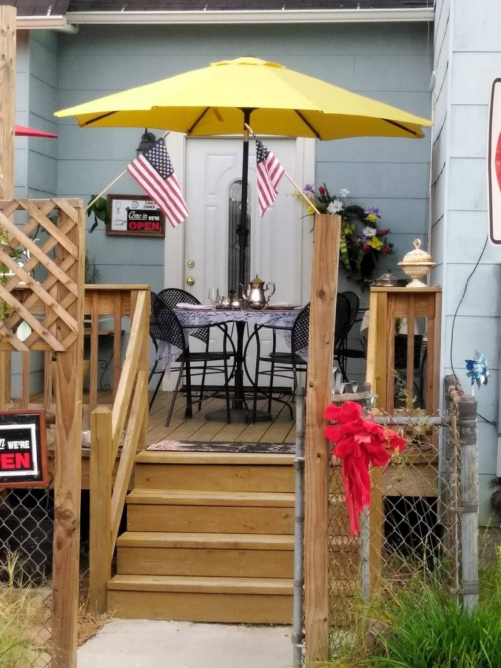 Boarding House Treasures & Tea Room | restaurant | 3903 Ellison St, Hope Mills, NC 28348, USA | 9104917777 OR +1 910-491-7777