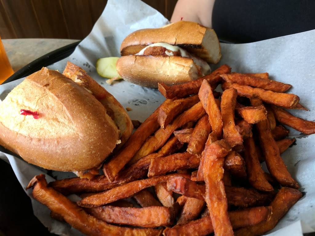 Michaels of Stockbridge | restaurant | 5 Elm St, Stockbridge, MA 01262, USA | 4132983530 OR +1 413-298-3530