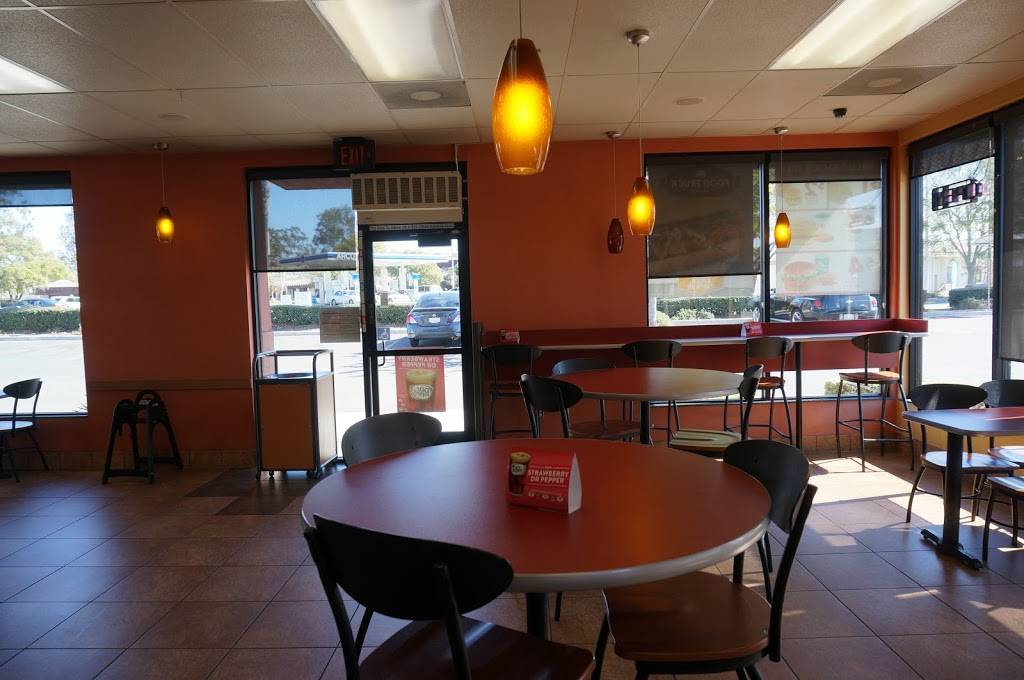 Jack in the Box | restaurant | 784 N Main St, Corona, CA 92880, USA | 9517397780 OR +1 951-739-7780