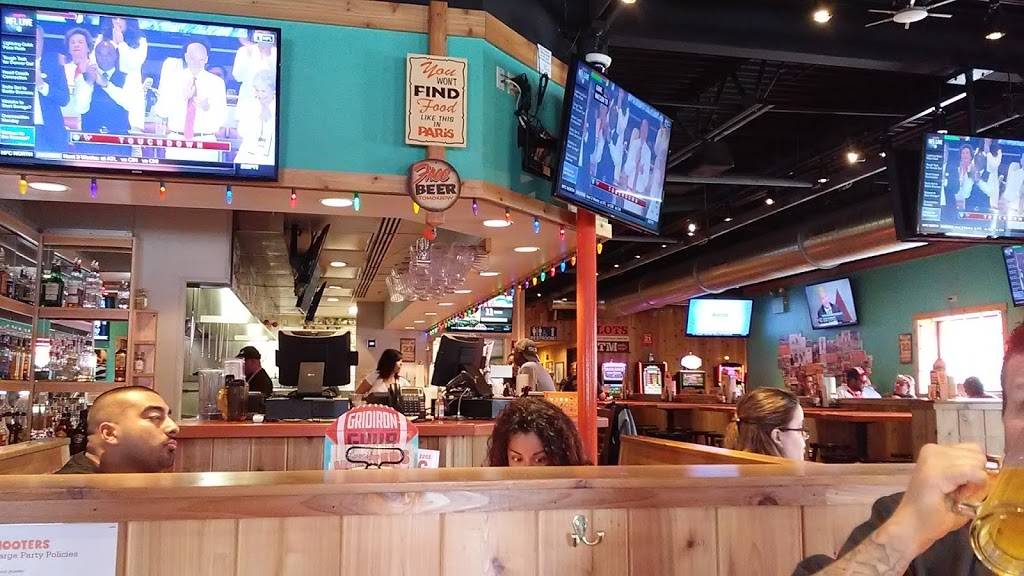 Original Hooters | restaurant | 9159 S Cicero Ave, Oak Lawn, IL 60453, USA | 7084234668 OR +1 708-423-4668