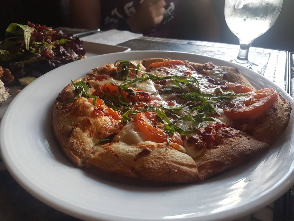 Pig ‘N Whistle | night club | 6714 Hollywood Blvd, Los Angeles, CA 90028, USA | 3234630000 OR +1 323-463-0000