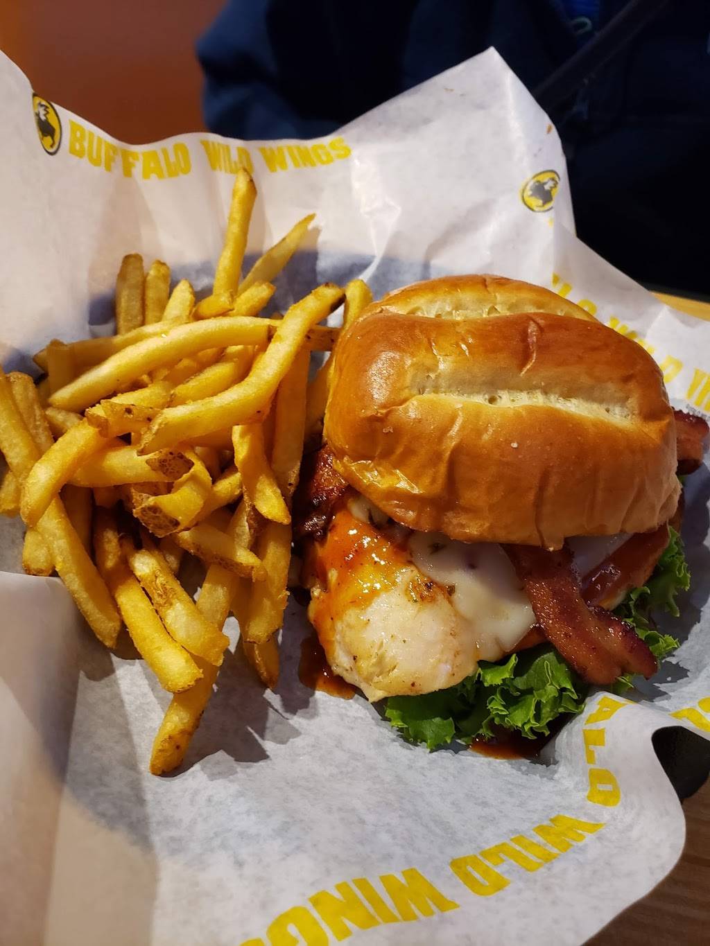 Buffalo Wild Wings | restaurant | 2023 Arden Way, Sacramento, CA 95825, USA | 9166468131 OR +1 916-646-8131