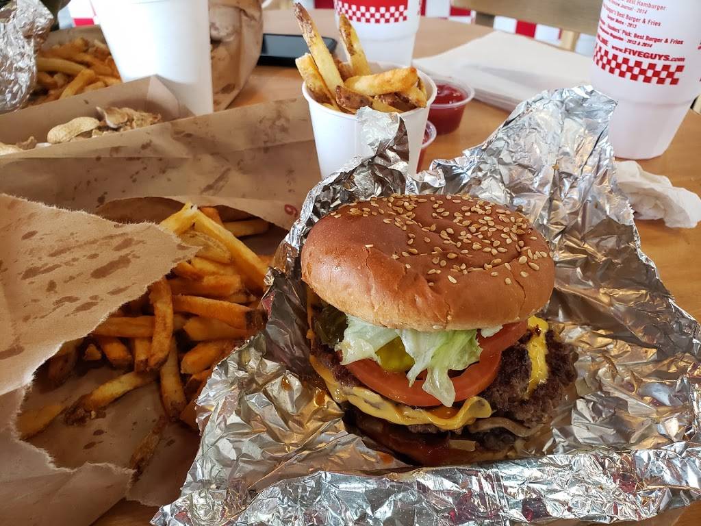 Five Guys | meal takeaway | 12515 Frederick St, Moreno Valley, CA 92553, USA | 9516560777 OR +1 951-656-0777