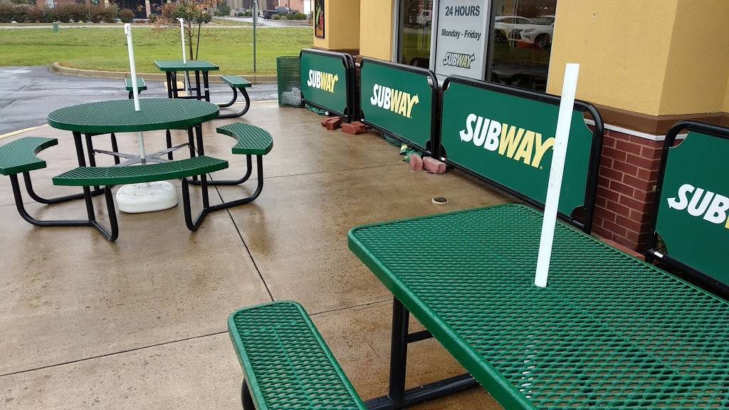 Subway | restaurant | 2840 Packerland Way, Louisville, KY 40213, USA | 5029666606 OR +1 502-966-6606