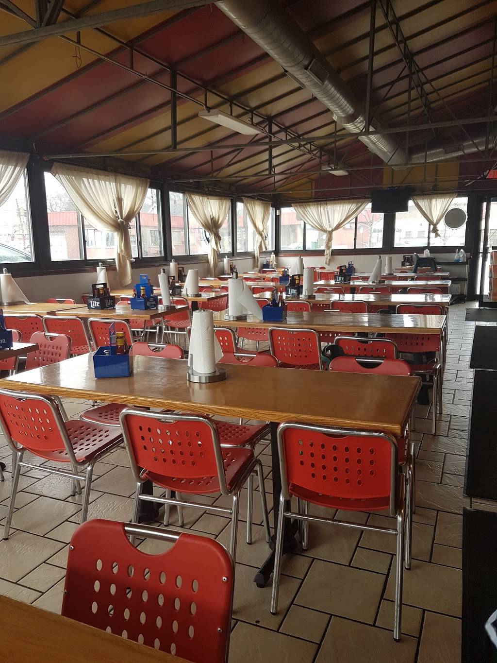 Las Islas Marias | restaurant | 4770 W Grand Ave, Chicago, IL 60639, USA | 7736378233 OR +1 773-637-8233