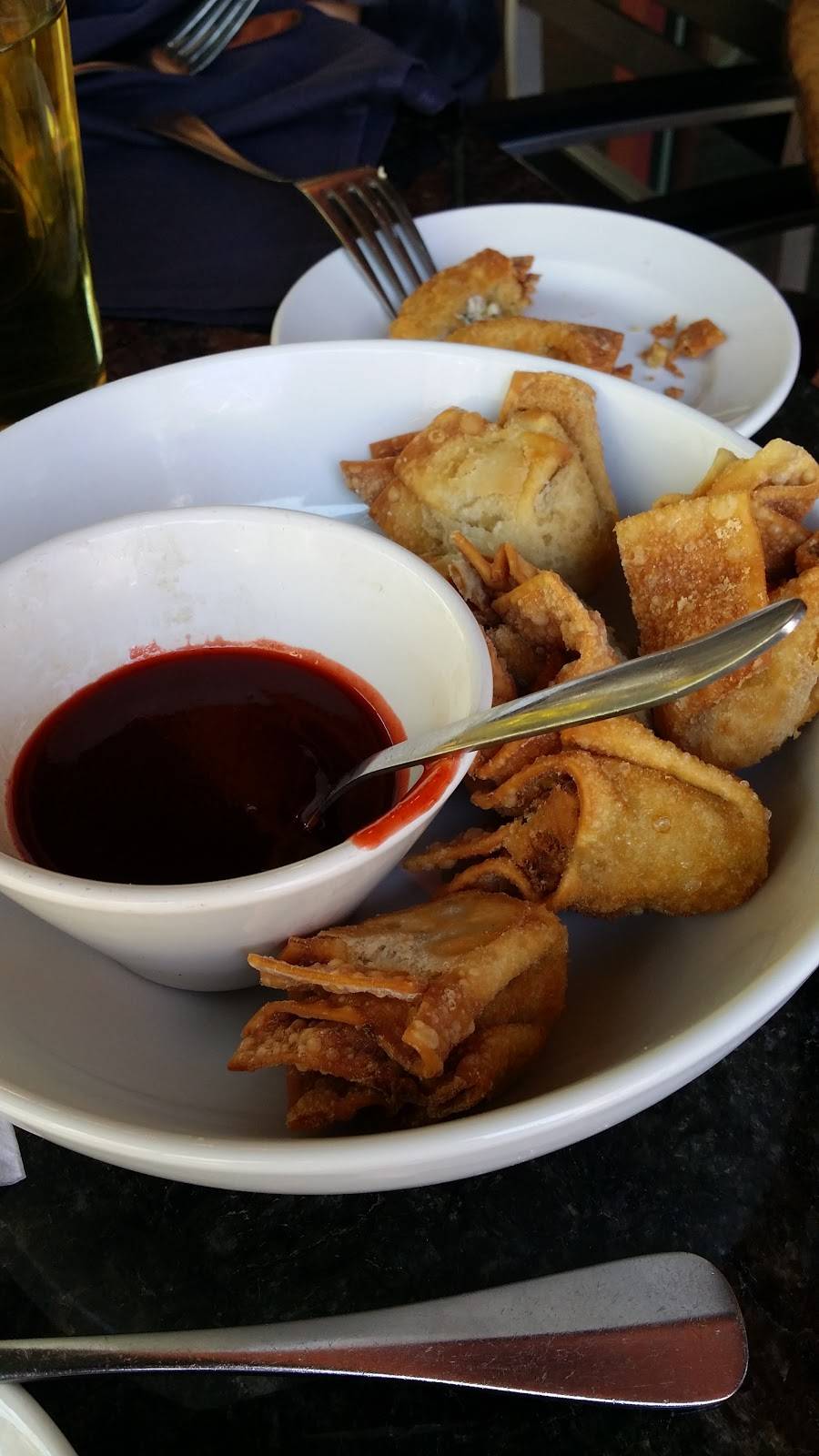 Woodfire Grill | restaurant | 131 W 2nd St, Davenport, IA 52801, USA | 5633242227 OR +1 563-324-2227