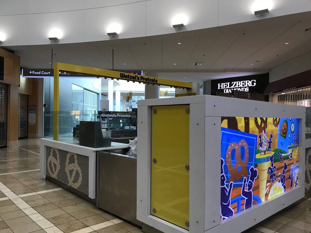 Wetzels Pretzels | restaurant | 1 Garden State Plaza Blvd #9240, Paramus, NJ 07652, USA | 2018430768 OR +1 201-843-0768