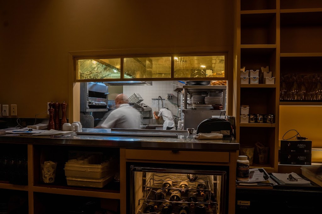 The Bluebird Bar | restaurant | 1293 Washington St, West Newton, MA 02465, USA | 6175881035 OR +1 617-588-1035