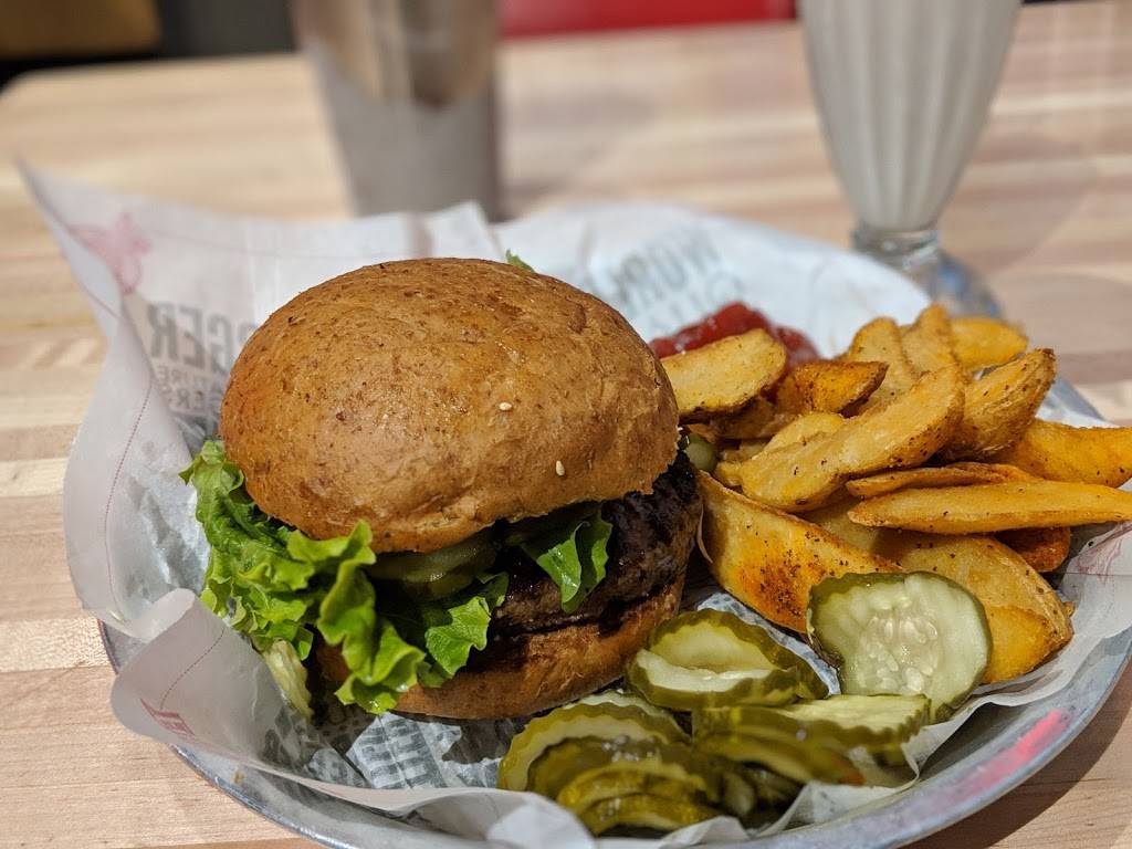 Fuddruckers | restaurant | 340 3rd Ave, Chula Vista, CA 91910, USA | 6194204881 OR +1 619-420-4881