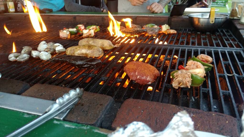 Tiki Bar At Spring Mountain | restaurant | 757 Spring Mt Rd, Schwenksville, PA 19473, USA | 6102873233 OR +1 610-287-3233