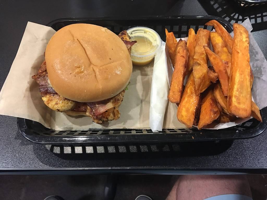 Pavlocks at Mckenna | restaurant | 801 W San Antonio St, New Braunfels, TX 78130, USA | 8306069596 OR +1 830-606-9596