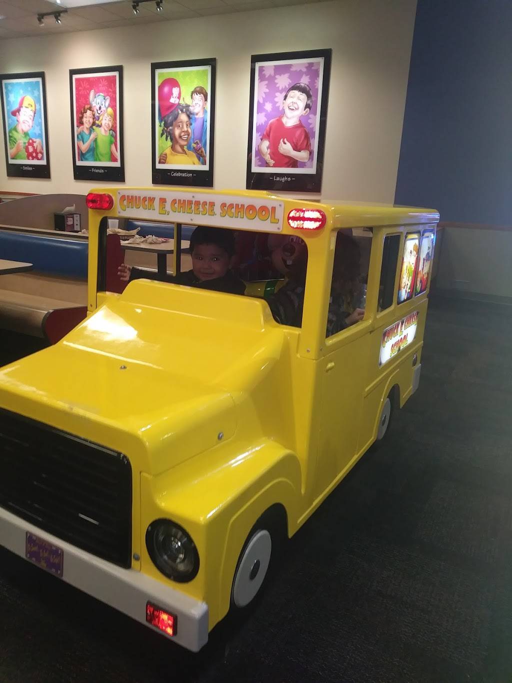 Chuck E. Cheese | restaurant | 18701 East 39th St S, Independence, MO 64057, USA | 8167957557 OR +1 816-795-7557
