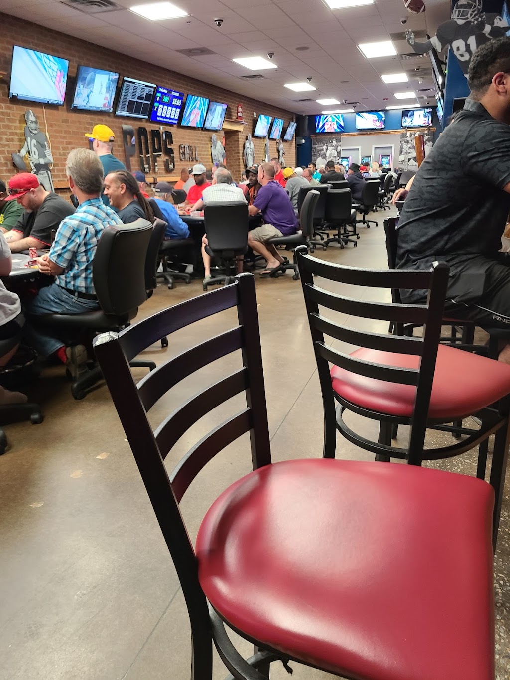 Pops Poker | restaurant | 210 Giant Dr, Richmond, VA 23224, USA | 8049183263 OR +1 804-918-3263