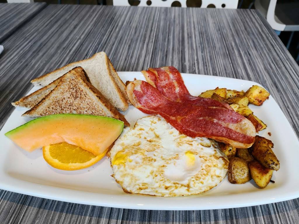 Eggsmart | restaurant | 4695 Yonge St, North York, ON M2N 5M3, Canada | 6477485584 OR +1 647-748-5584