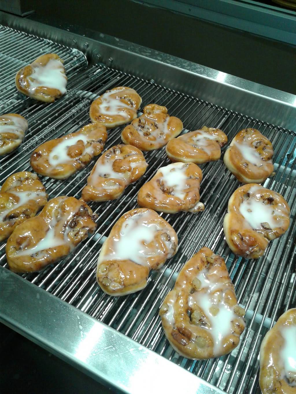 Krispy Kreme | cafe | 17815 Halsted St, Homewood, IL 60430, USA | 7089912629 OR +1 708-991-2629