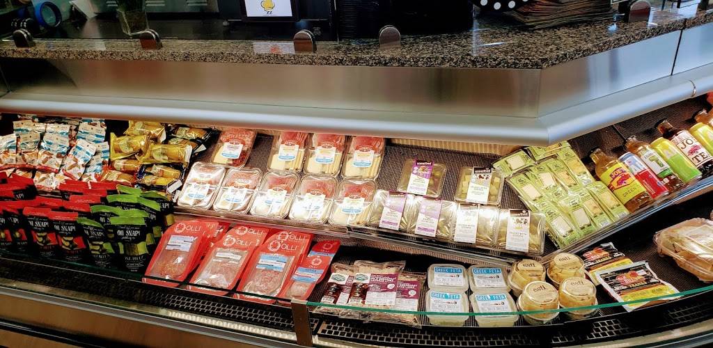 ZZ Market & Grill | meal takeaway | 210 Henry St, Detroit, MI 48201, USA | 3138160003 OR +1 313-816-0003