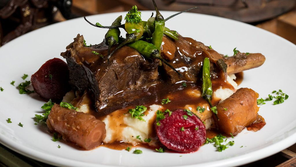 Illusions Theatre and Bar | restaurant | 827 Fourth Ave, San Diego, CA 92101, USA | 6197388350 OR +1 619-738-8350