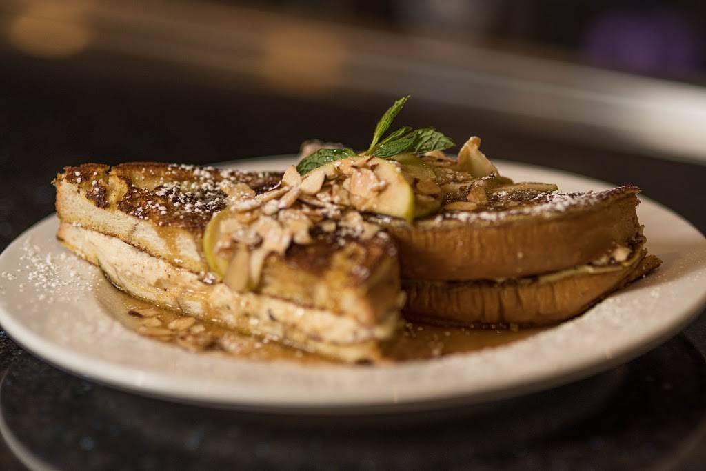 Salt Restaurant and Bar | restaurant | 1060 E Genesee St, Syracuse, NY 13210, USA | 3154769000 OR +1 315-476-9000